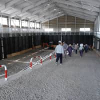 Niseko Town Compost Center. The facility processes about 9.5t of feces a day and requires at least 98 days to turn the waste into compost. | NISEKO TOWN
