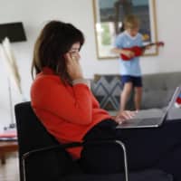 On the whole it is people with professional jobs, many of them concentrated in big cities, who are most likely still not to have returned to the office. Which is great for a lot of those people, but not for their cities. | BLOOMBERG
 