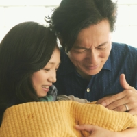 Family drama: Hiromi Nagasaku (left) and Arata Iura star in “True Mothers” as the parents of an adopted child whose birth mother suddenly reappears in their lives. | © 2020 “TRUE MOTHERS” FILM PARTNERS
