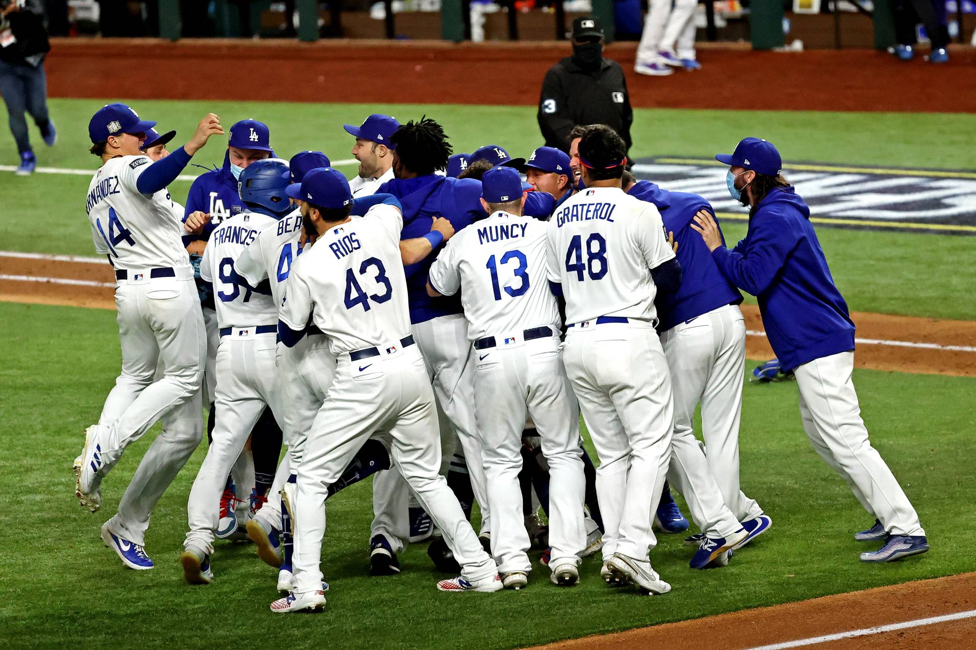 Dodgers clinch NL West title for 10th time in 11 years