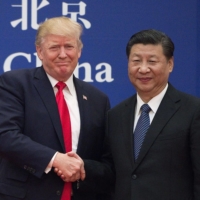 U.S. President Donald Trump and China\'s President Xi Jinping in Beijing in November 2017. | AFP-JIJI