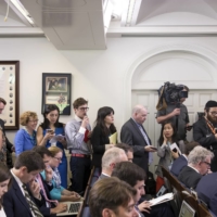 Journalists in the White House briefing room in June 2017. More than 100 Chinese news media employees in the United States are caught in a heated dispute between Beijing and Washington over the rights of foreign journalists. | STEPHEN CROWLEY / THE NEW YORK TIMES