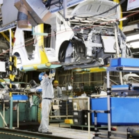 Core private-sector machinery orders dropped 4.4% in September, according to government data, as the pace of recovery in the auto sector slowed. | KYODO
