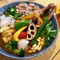 Way of the vegetable: Rojiura Curry Samurai’s signature dish stars a crispy chicken leg surrounded by a whopping 20 types of vegetables. | FLORENTYNA LEOW
