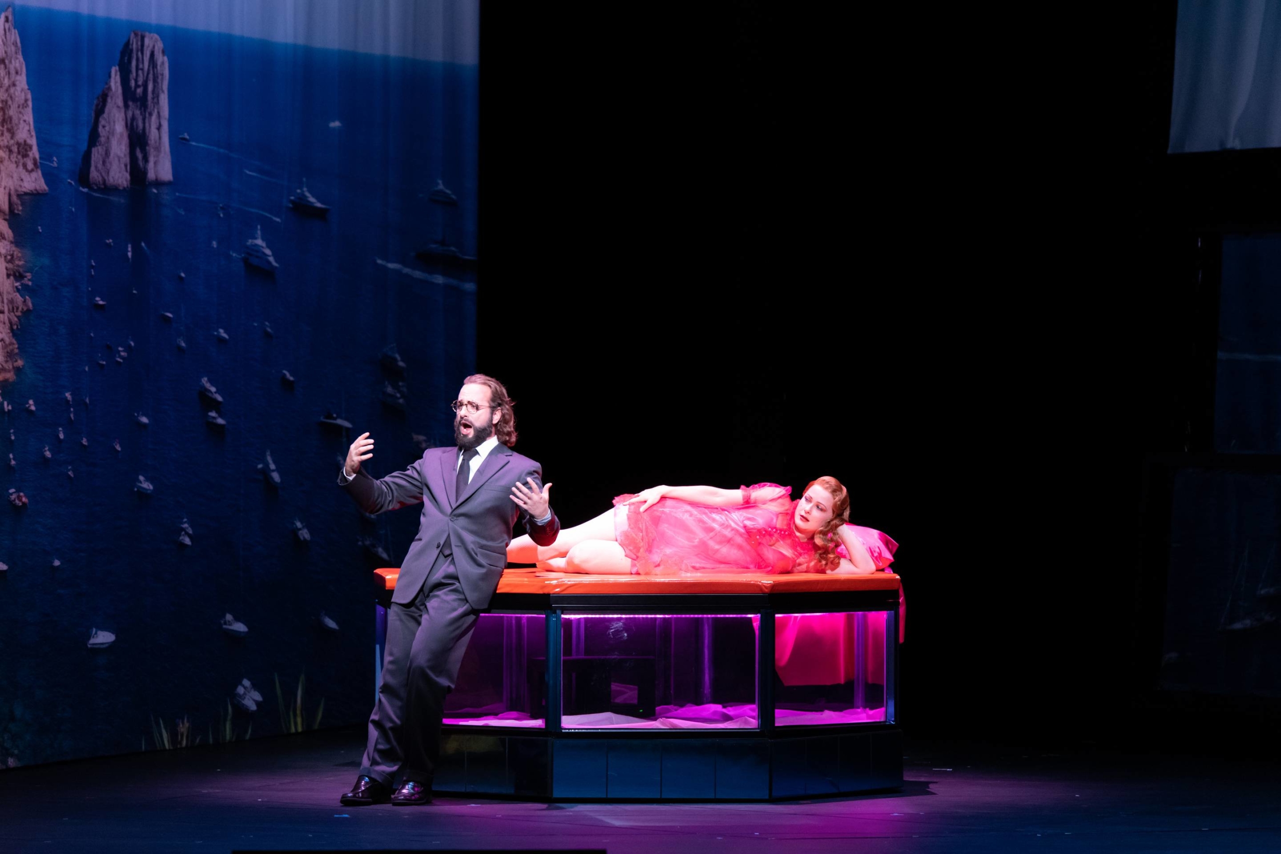 Sweet dreams: Cooper, played by American tenor Peter Tantsits (left), dreams about enjoying a happy life with his lover, Bella, in the opera, 'A Dream of Armageddon.' | © MASAHIKO TERASHI / NEW NATIONAL THEATRE, TOKYO 