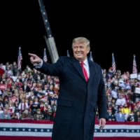 U.S. President Donald Trump arrives for a campaign event in Valdosta, Georgia, on Saturday.  | DOUG MILLS / THE NEW YORK TIMES