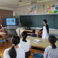 A class on nutrition, part of a project Fuji Oil has been conducting since 2014 in cooperation with the nonprofit Houkago’s After School program. | FUJI OIL CO., LTD.