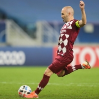 Vissel\'s Andres Iniesta takes a penalty during the shootout against Samsung Bluewings in the Asian Champions League quarterfinals on Thursday in Qatar. | AFP-JIJI