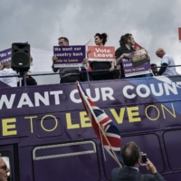 A Brexit rally in London in June 2016. The idea of an agile \"Global Britain\" was an effective sales pitch. But that was before U.S. President Donald Trump and other populists began erecting barriers to trade.  | ADAM FERGUSON / THE NEW YORK TIMES