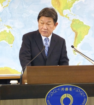 Foreign Minister Toshimitsu Motegi is scheduled to visit African and Latin American countries in January. | KYODO 