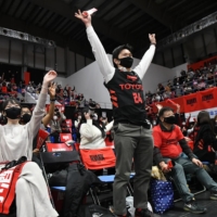 B. League officials are uncertain about how their operations will be affected by the Tokyo area\'s new state of emergency, which requires that events selling food and beverages conclude by 8 p.m. | COURTESY OF THE B. LEAGUE
