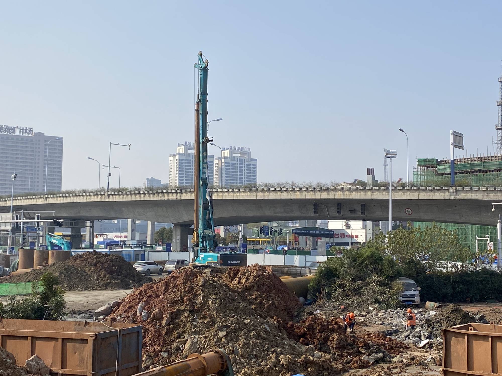 A large construction project in Hefei, Central China, in December. China's ongoing recovery in 2021 will depend on whether the country can prevent a large-scale spread of virus infections. | KEITH BRADSHER / THE NEW YORK TIMES
