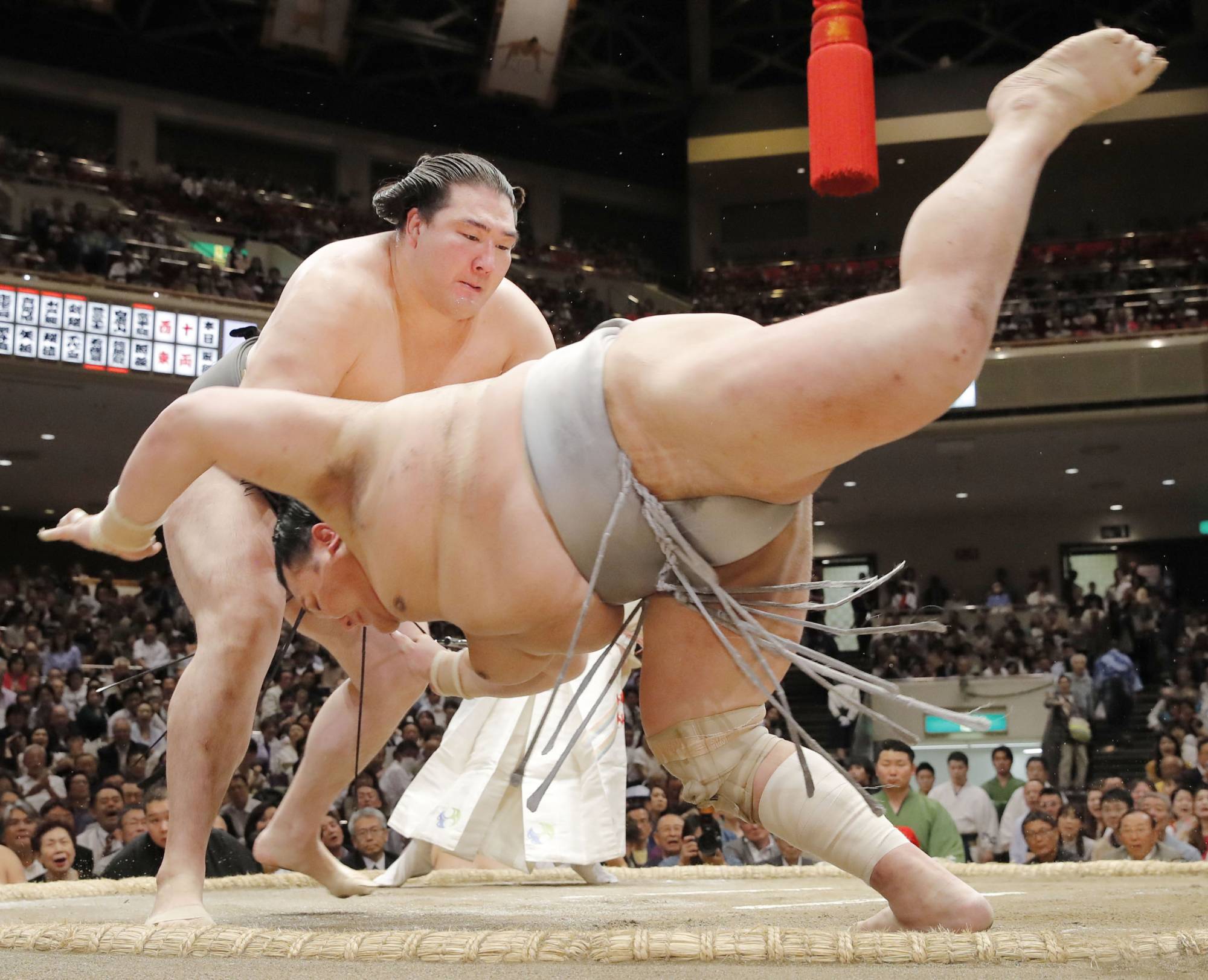 In an infamous incident during the 2018 May Basho, Hokutofuji was defeated by Ryuden after appearing to sustain a concussion during a false start just moments earlier. | KYODO