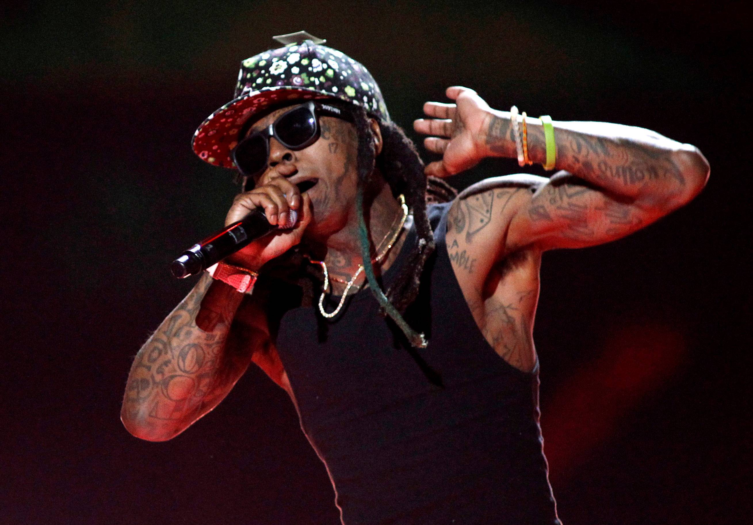 Rapper Lil Wayne performs in Las Vegas in 2015. | REUTERS