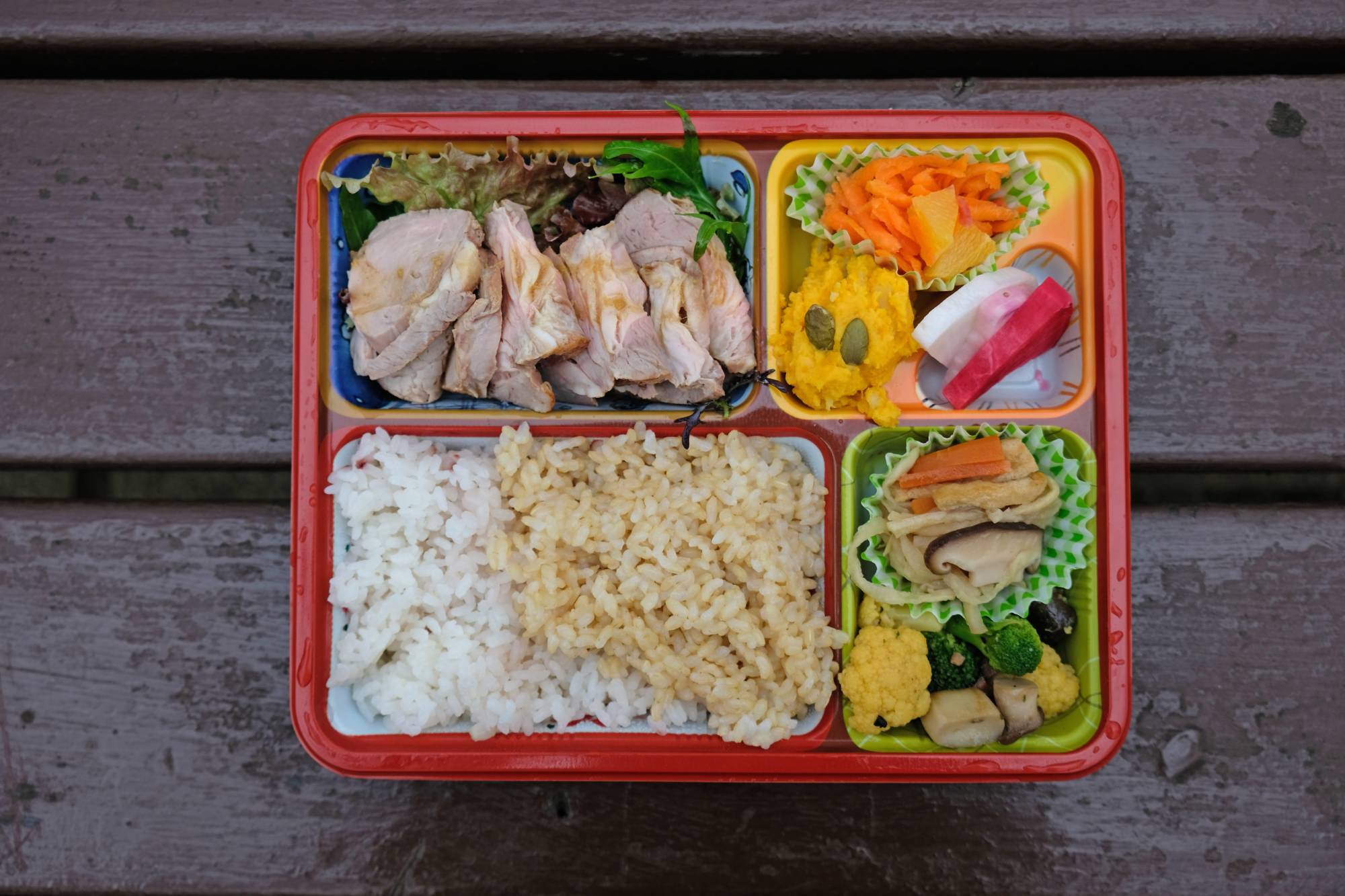 Set bento: Niwa-Coya’s takeout higawari (meal of the day) comes with two kinds of rice, a main and several seasonal sides. | CLAIRE WILLIAMSON