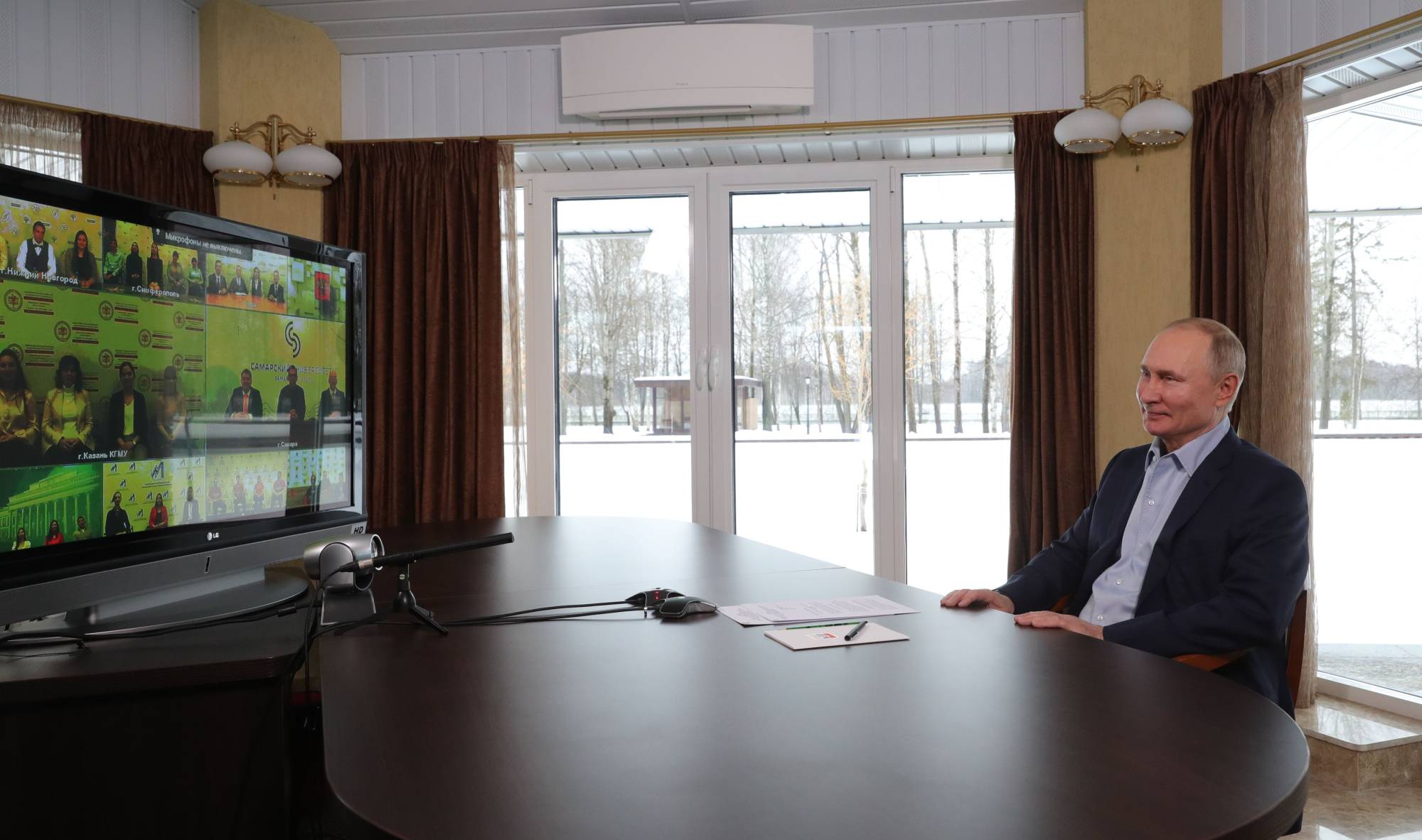President Vladimir Putin holds a meeting with Russian students on Tuesday. | AFP-JIJI