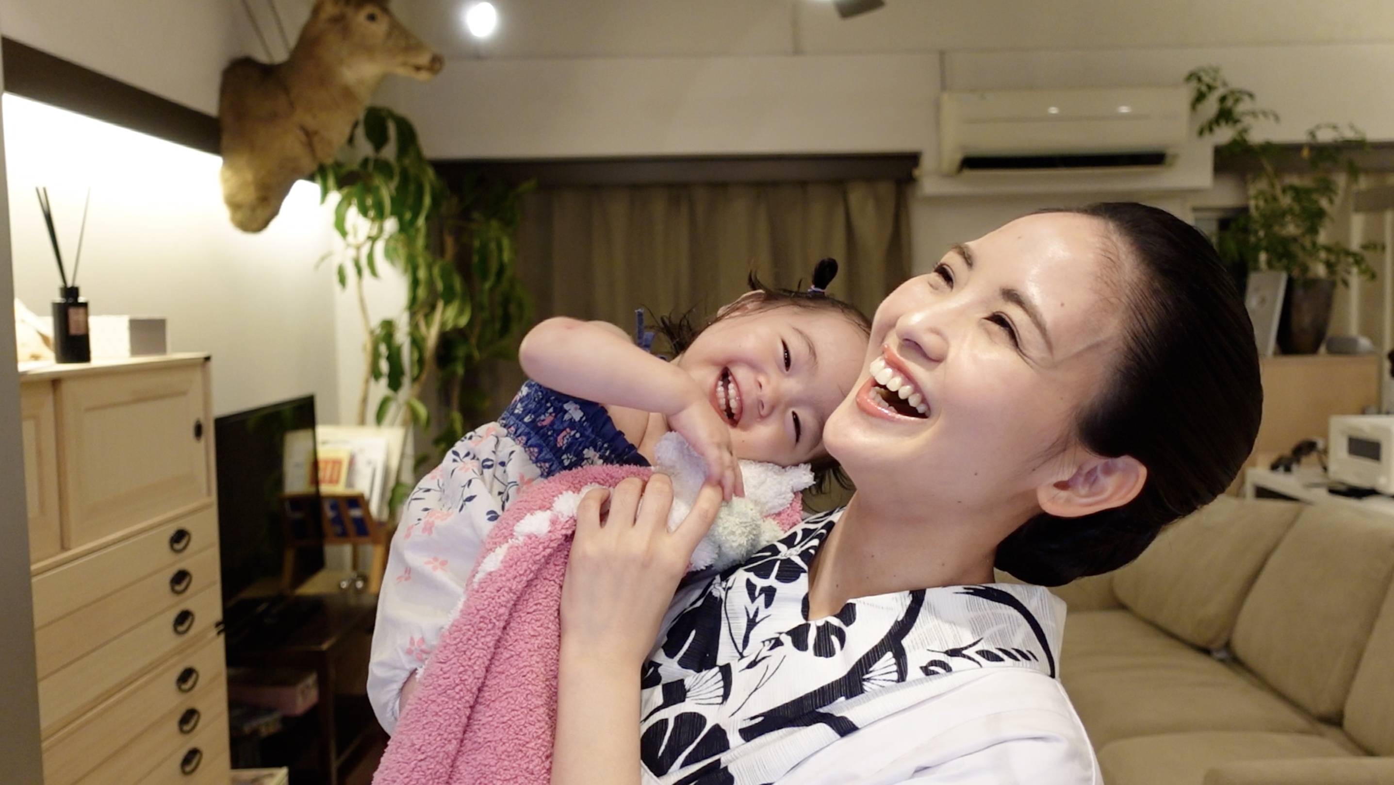 Geisha-turned-YouTuber Kimono Mom taps into the heart of parenting