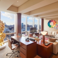 Produced by Takashi Murakami, the suite features 14 original pieces inspired by his flowers artwork, including a 195-centimeter golden Flower Parent and Child sculpture. | © 2021 TAKASHI MURAKAMI/KAIKAI KIKI CO., LTD. ALL RIGHTS RESERVED.