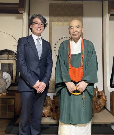 Terra Space President Sadahiro Kitagawa and Daigoji Temple chief priest Junna Nakada | TERRA SPACE