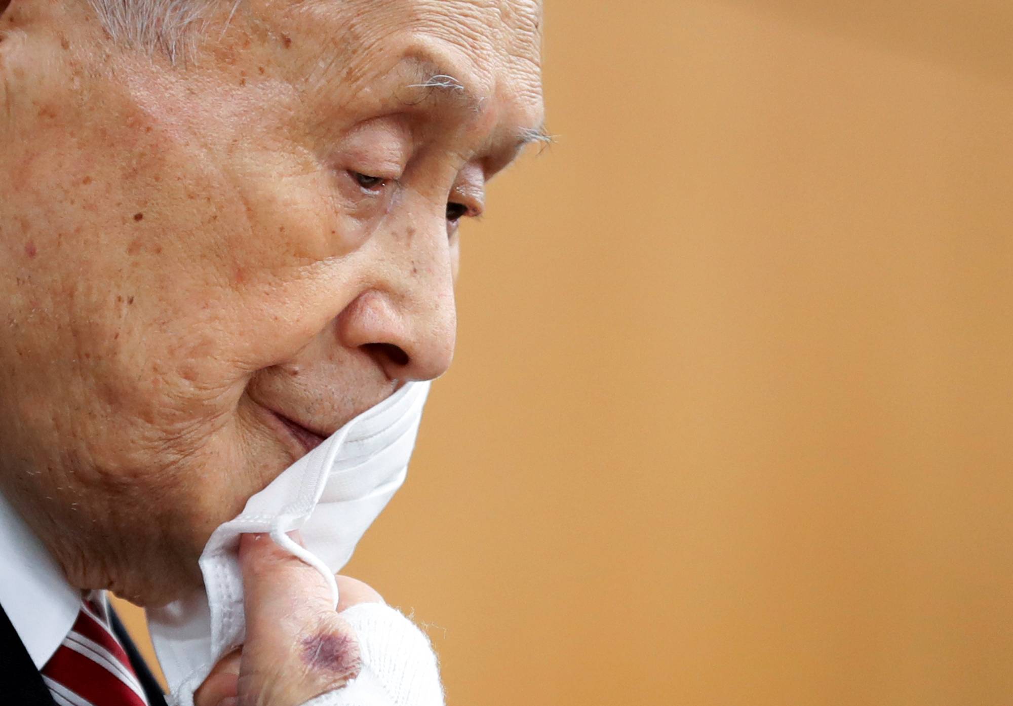 Sponsors are saying advertising at the games could do more harm than good, as Tokyo 2020 President Yoshiro Mori’s comments continue to draw domestic and international criticism. | POOL / VIA REUTERS