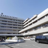 A hospital in Tokyo\'s Bunkyo Ward. A total of 132 people with the coronavirus died in places other than hospitals in January. | KYODO 