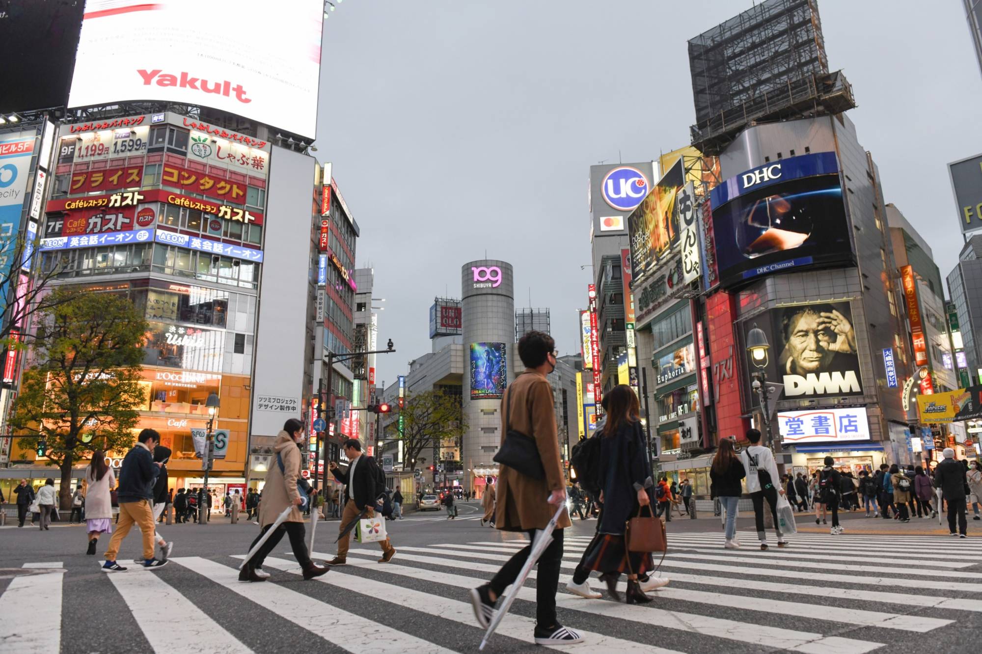 The likely extension of the state of emergency won’t add too much extra damage to the Japanese economy, which is already showing some signs of recovery, economists say. | Bloomberg