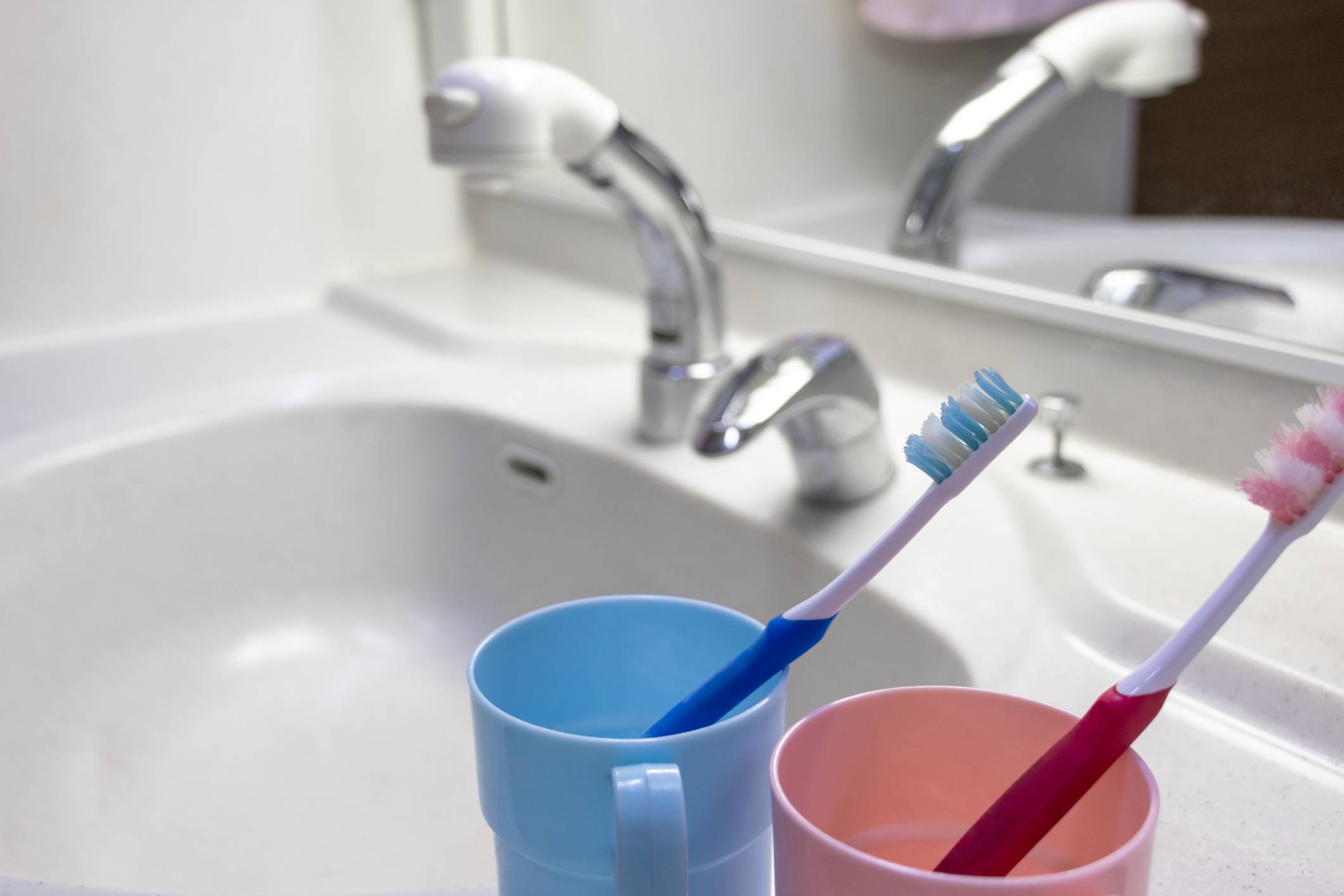 Members of the same household are being a lot more careful about mixing oral hygiene tools amid the COVID-19 pandemic. | GETTY IMAGES