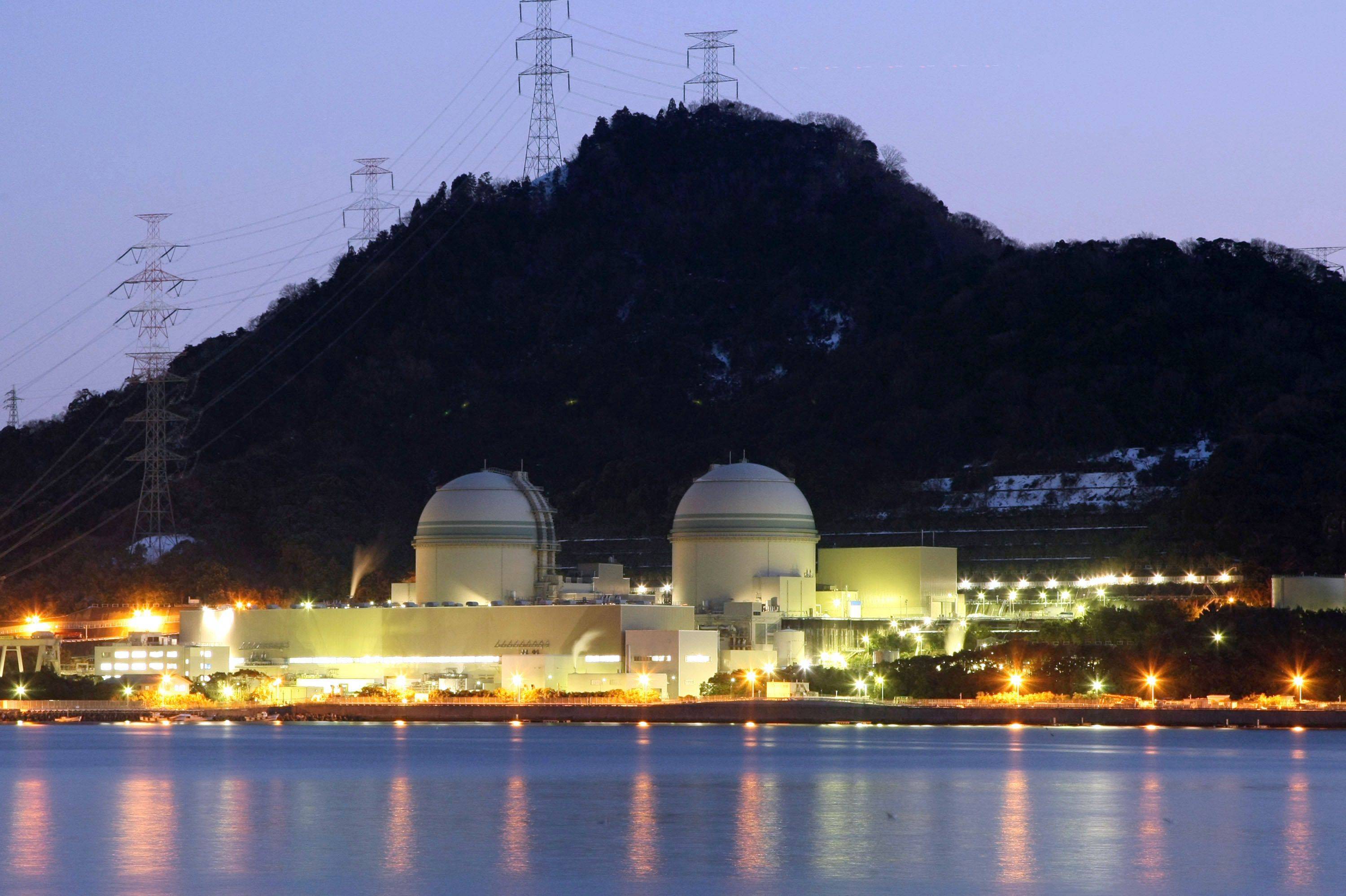 The No. 3 and No. 4, reactor buildings at Kansai Electric Power Co.'s Takahama nuclear power station | BLOOMBERG