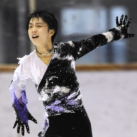 Reinvigorated after taking part in an April 2011 charity ice show in Kobe, Hanyu appeared in about 60 ice shows in the following six months. | KYODO