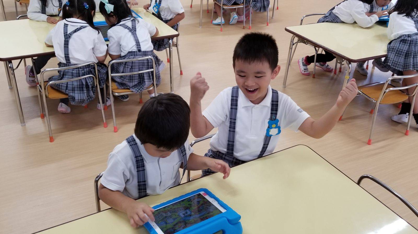Child-watching gadgets gain foothold in Japan