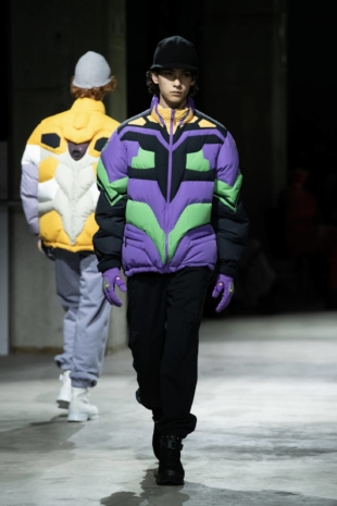 Film-focused fashion: Jun Takahashi’s latest runway line for Undercover features some not-so-subtle references to the anime series 'Neon Genesis Evangelion.' | ©️ KHARA 