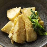 Simmered takenoko (bamboo shoot) with umami-rich katsuobushi (skipjack tuna flakes) | PIXTA
