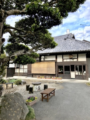 Tonoike Shuzoten, located in the pottery town of Mashiko, features a charming museum with artifacts from sake-making history. | COURTESY OF SAKE VOYAGE 