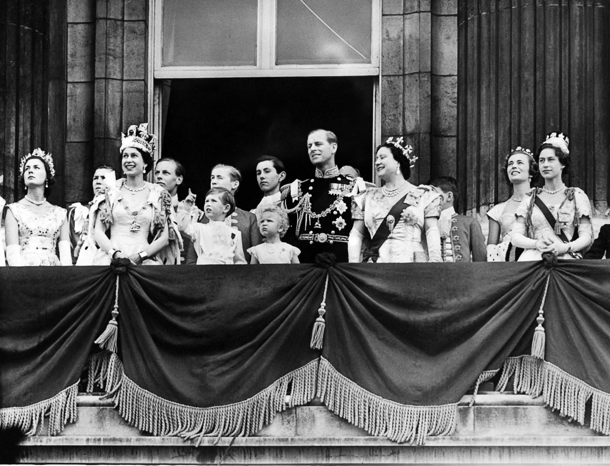The royal family poses on a balcony of London's Buckingham Palace, on Coronation day, June 2, 1953. | VIA AFP-JIJI