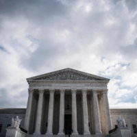 U.S. President Joe Biden will set up an expert commission on reform of the powerful Supreme Court, the White House announced Friday. | AFP-JIJI