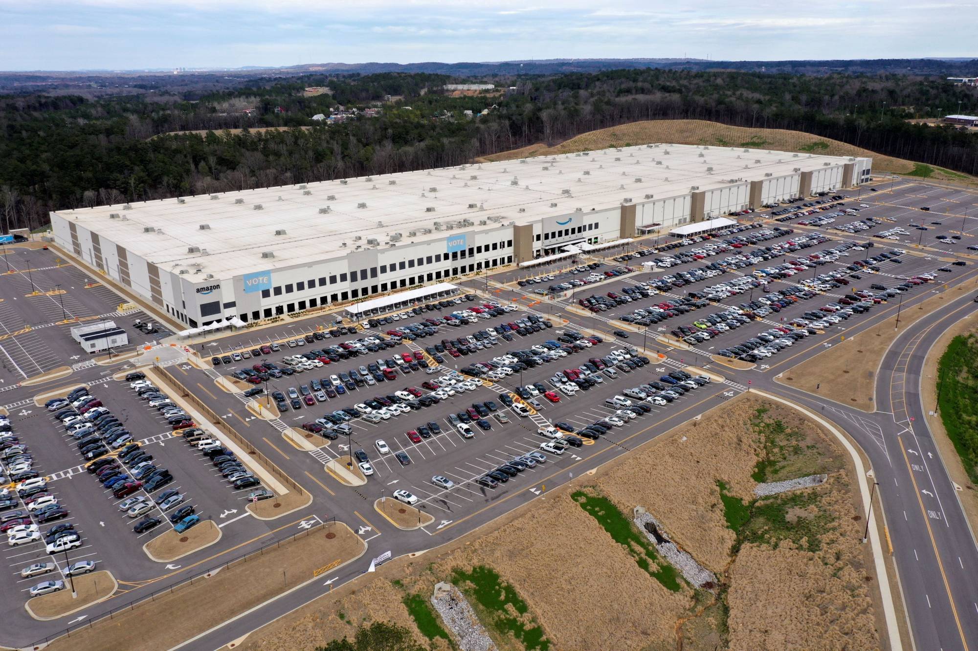 The Amazon facility in Alabama where workers voted not to unionize. | REUTERS