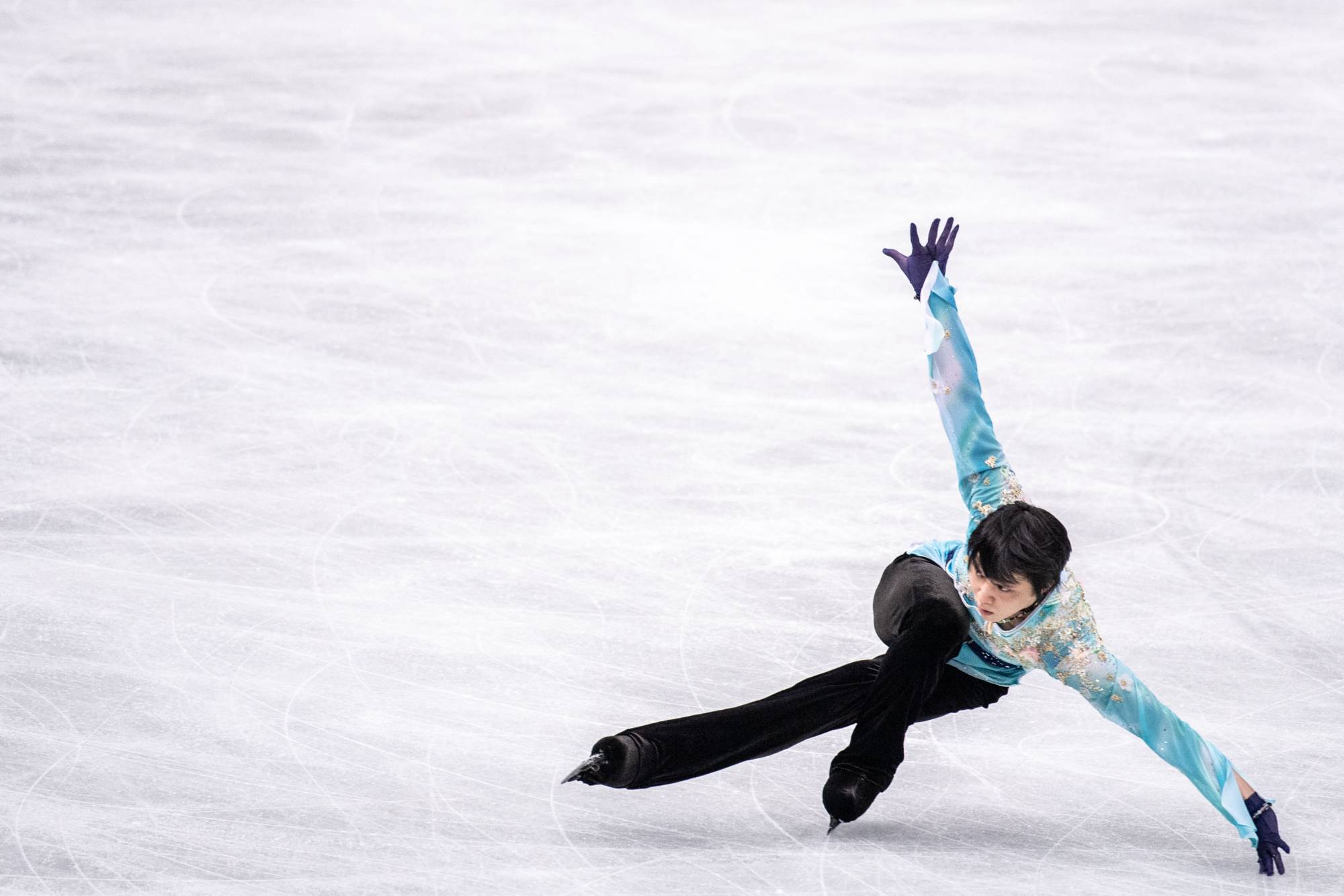 Ice top skating men