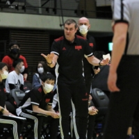 Alvark head coach Luka Pavicevic instructs his team during a game against the Jets in February. | KAZ NAGATSUKA
