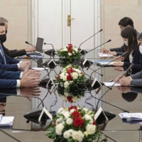 Foreign Minister Toshimitsu Motegi (second from right) holds talks with his Polish counterpart Zbigniew Rau (left) in Warsaw on Thursday. | FOREIGN MINISTRY / VIA KYODO