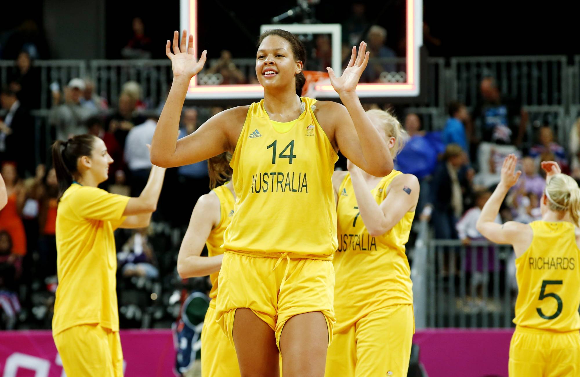 Kellie Bryan News: Liz Cambage Team Australia