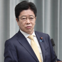 Chief Cabinet Secretary Katsunobu Kato says Japan will support Taiwan\'s participation in an upcoming World Health Organization meeting. | KYODO