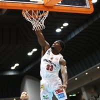 Ira Brown averaged 14.4 points and 3.1 assists per game for the Evessa as they reached the playoffs for the first time this season. | B. LEAGUE