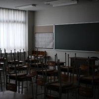 A classroom at Mukogaoka High School, a public school in Tokyo’s Bunkyo Ward where classes are being held online, on May 7. | RYUSEI TAKAHASHI