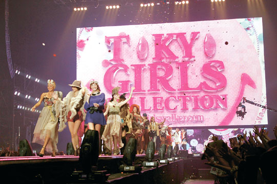 Girls just wanna have fun: Models strut their stuff on stage at last month's Tokyo Girls Collection.  | &copy; TOKYO GIRLS COLLECTION BY GIRLSWALKER.COM 2011 A/W