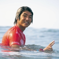 Kanoa Igarashi has qualified for the Tokyo Olympics after participating in a World Surfing Games event in El Salvador on Monday. | INTERNATIONAL SURFING ASSOCIATION / VIA KYODO