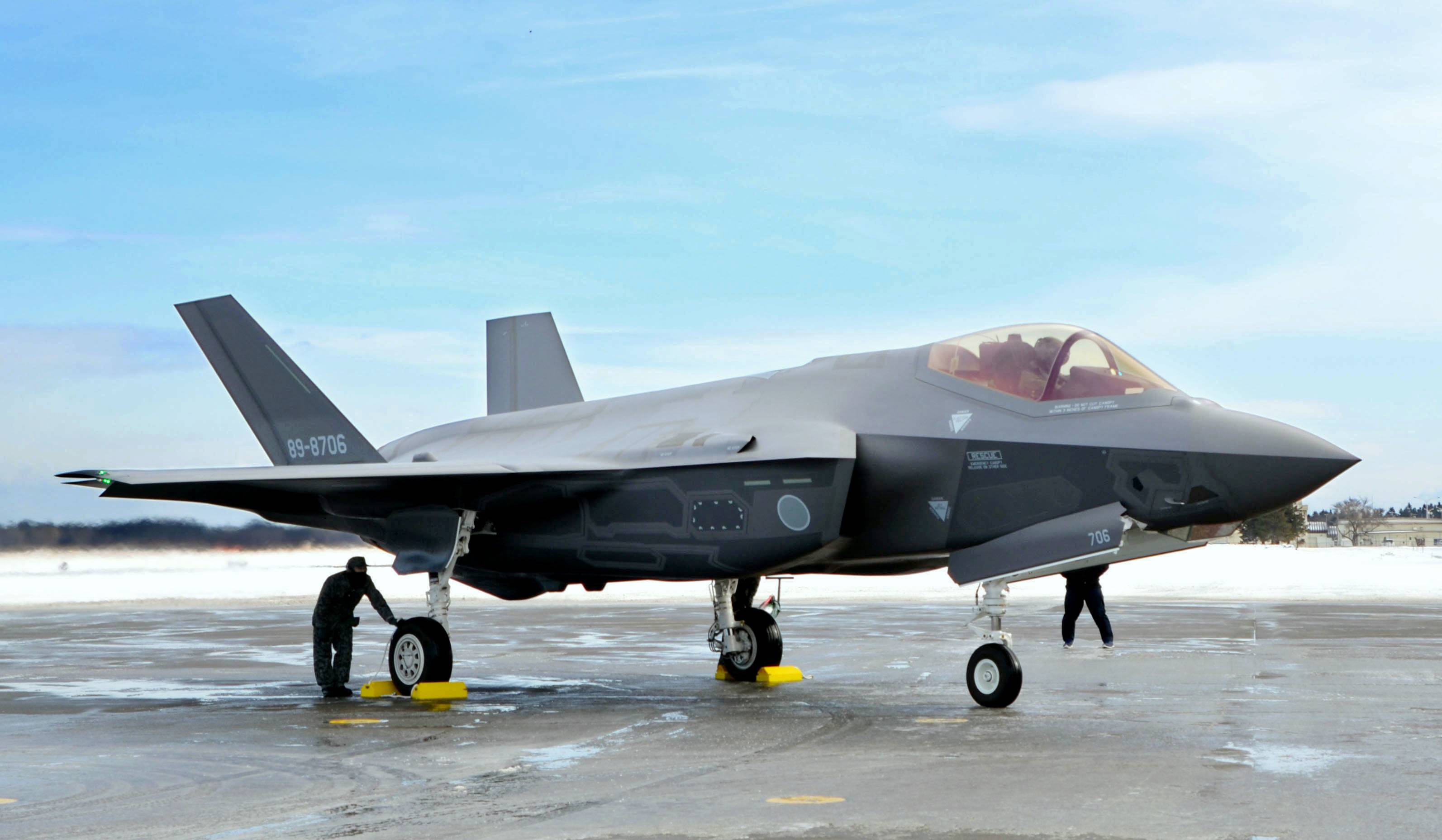 An F-35A stealth fighter jet at Misawa Air Base in Aomori Prefecture in January 2018 | KYODO