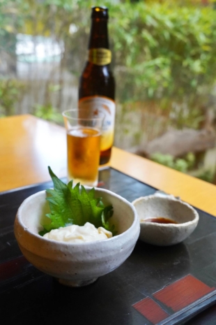 One of Dashin Soan’s popular appetizers is freshly made kumiage yuba (fresh tofu skin). | ROBBIE SWINNERTON 