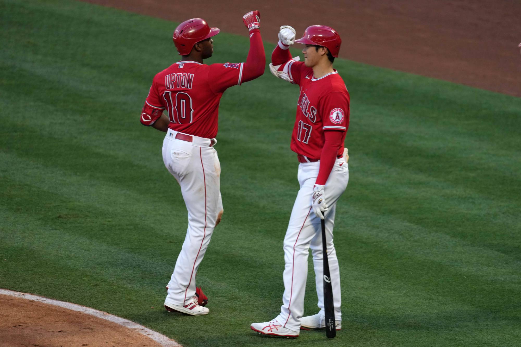 Shohei Ohtani pitches, hits and plays outfield in Angels' loss - The Japan  Times