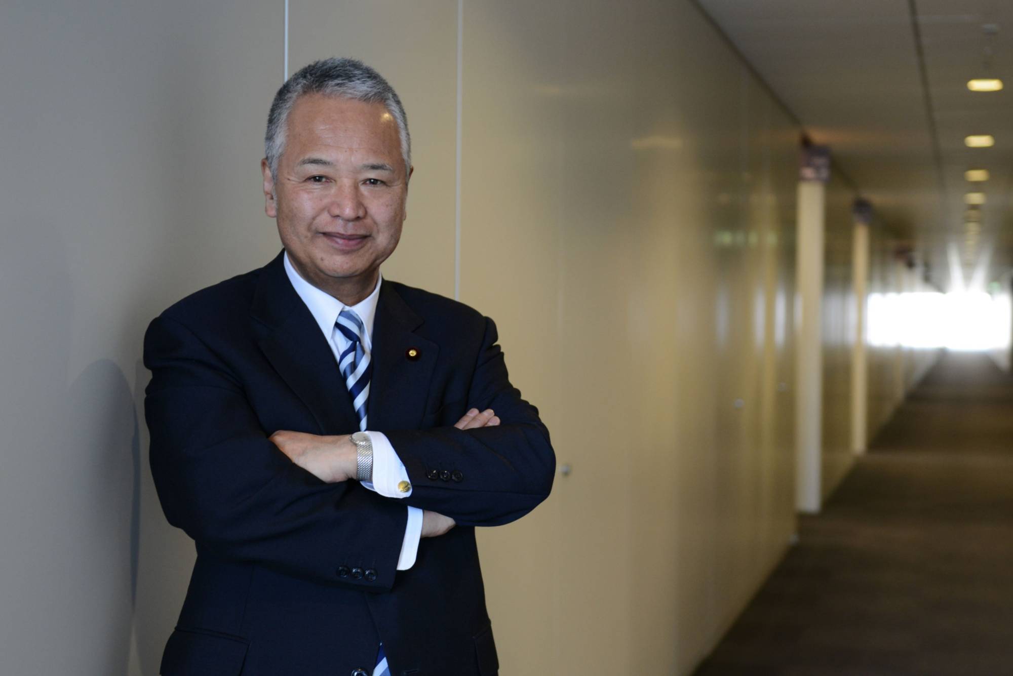 Akira Amari, a former economy minister who heads an LDP working group on semiconductor strategy, says Japan must must seek to cooperate with Taiwan Semiconductor Manufacturing Co. | BLOOMBERG