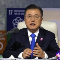 Mounting disillusion with the government could threaten South Korean President Moon Jae-in\'s efforts to achieve policy goals, and has left the party in need of an image makeover before next year\'s presidential election.  | YONHAP / VIA AFP-JIJI